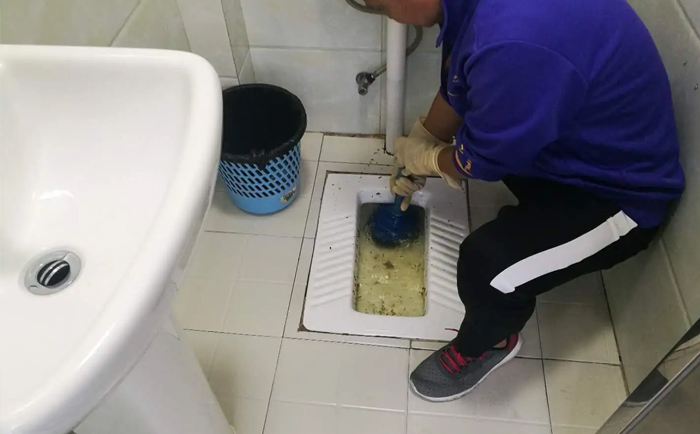 清水河疏通蹲坑